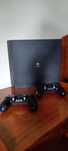 PS4 Pro + 2 Comandos
