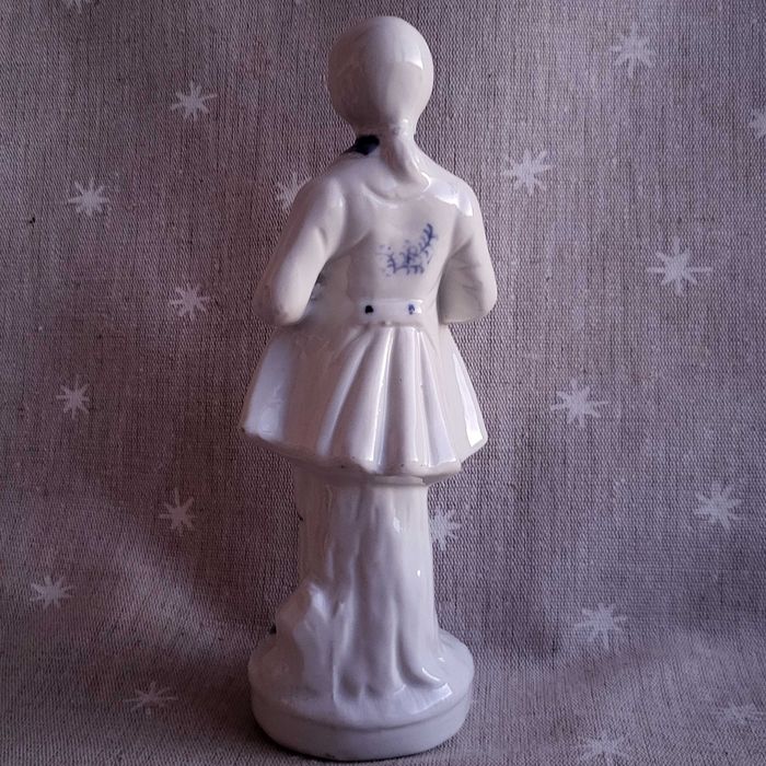 Кавалер Германия, фарфор