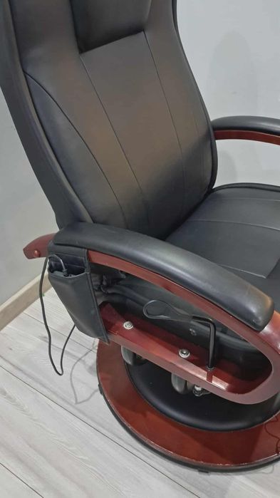 Sprzedam fotel do masarzu z podnuszkiem