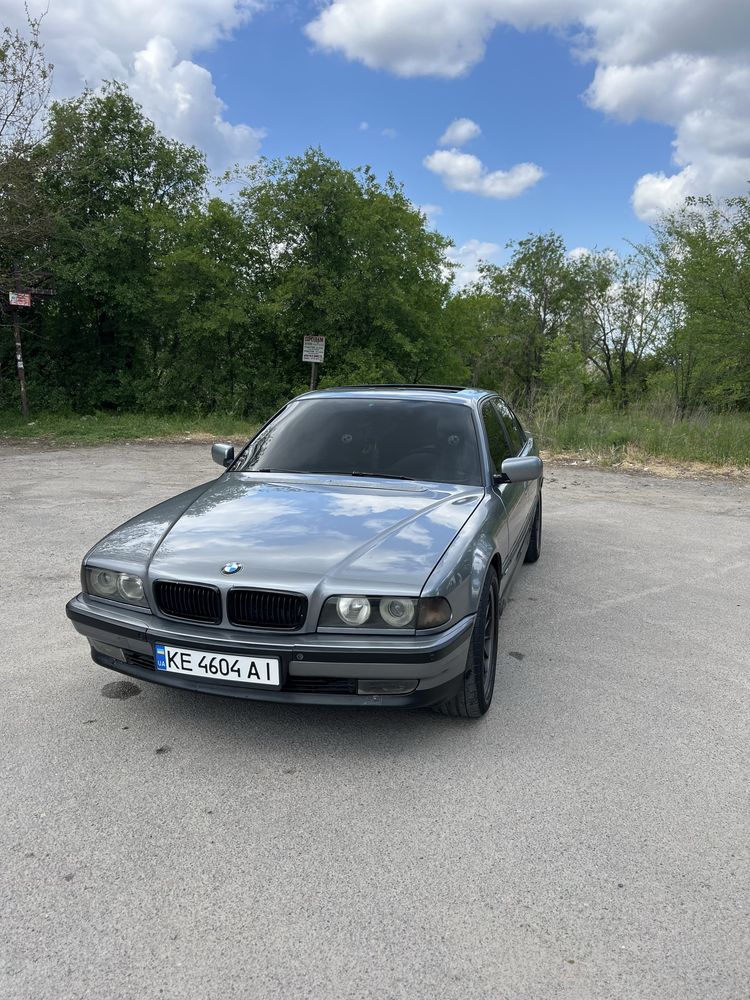 Очень срочно Продам свою бмв е 38
