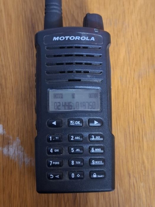 Портативная радиостанция Motorola XT665D