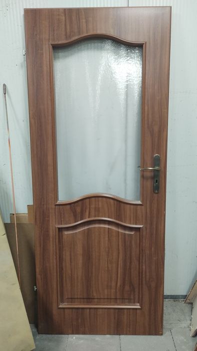 Drzwi wewnętrzne 80 z szybą i oscieznicą