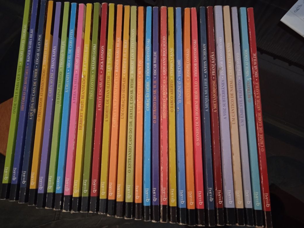 Coleção de 28 livros das "Edições Quasi"