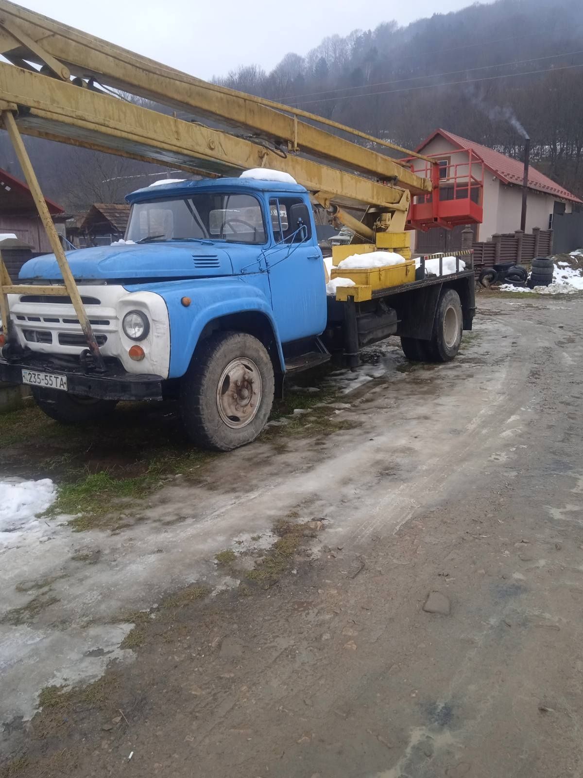 Авто вишка ЗІЛ 130, 18 метрів стріла.Або обмін на авто.