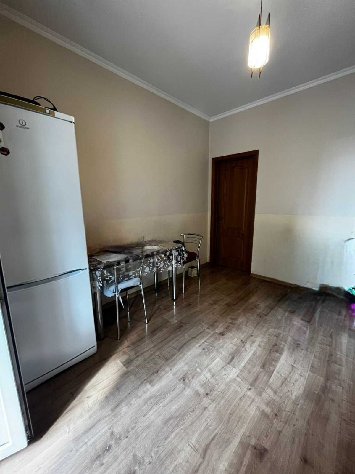 Продам 1к-42.5м2, Крюківщина з ремонтом, вул.Вишнева,1 межа Вишневого