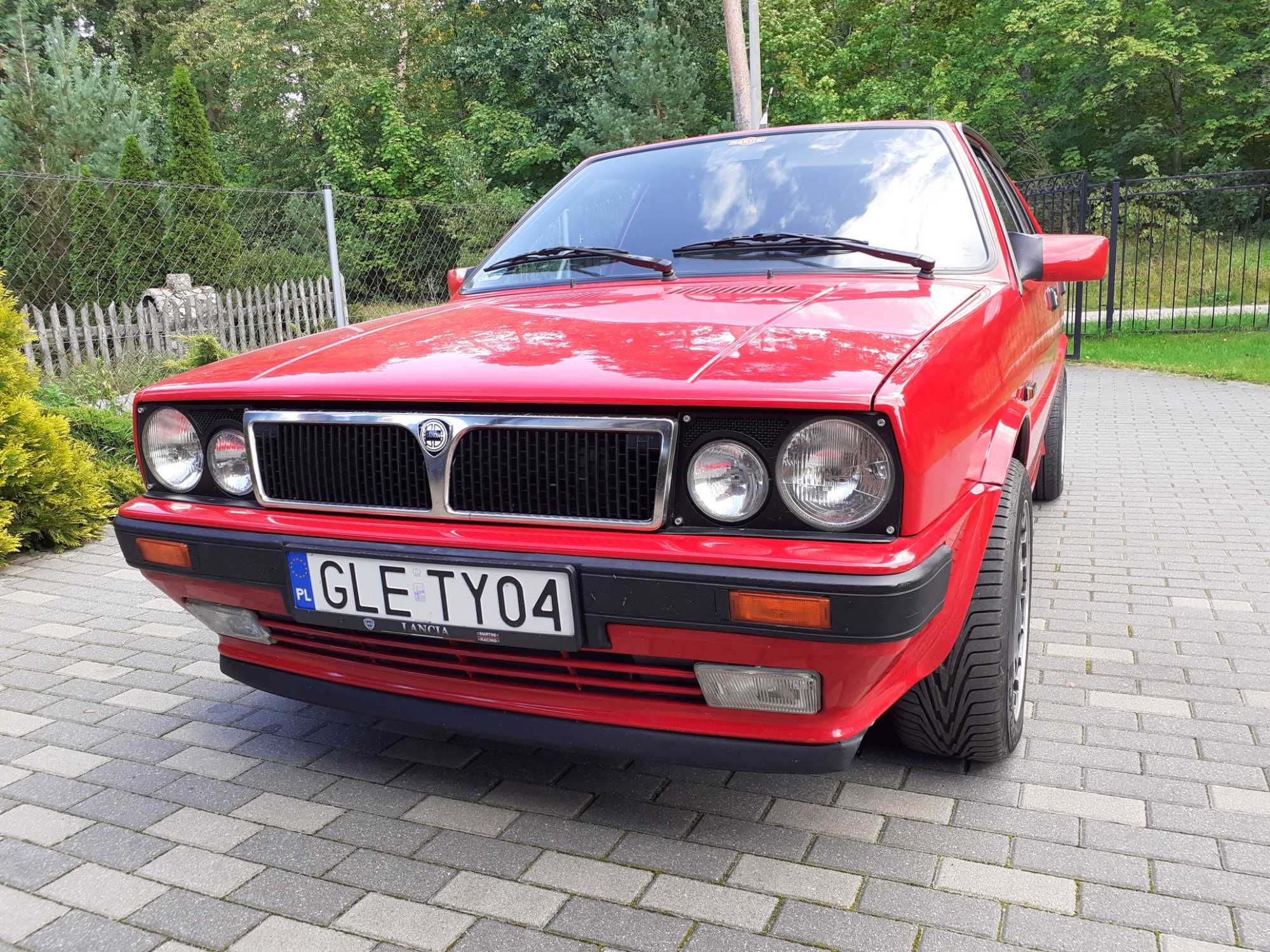 LANCIA  DELTA PIĘKNA jak nowa 100% lakier oryginalny