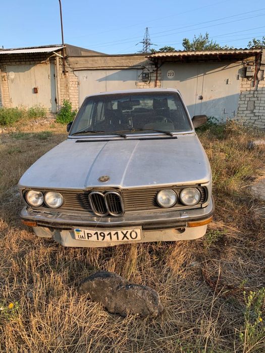 Бмв е12 520 2л бензин