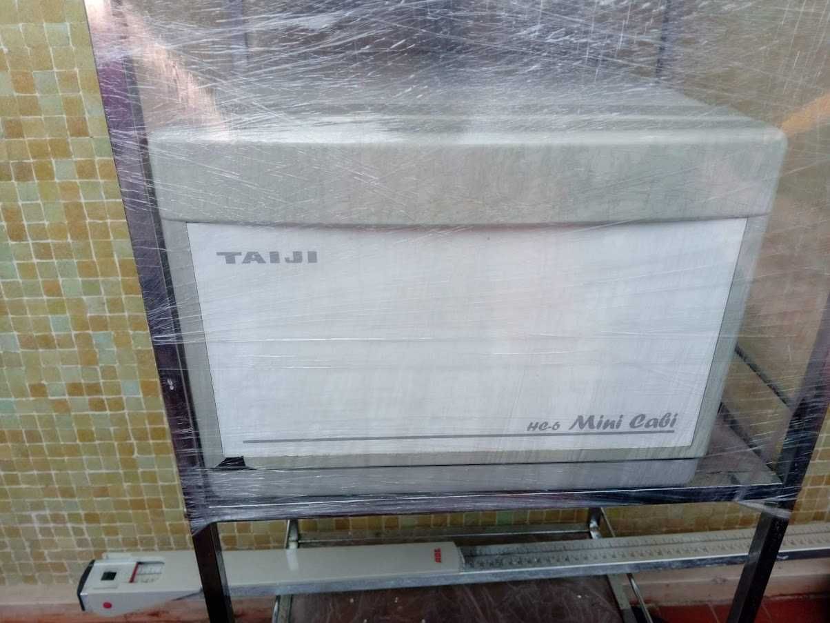 Vendo aquecedor de toalhas com cesto amovível.