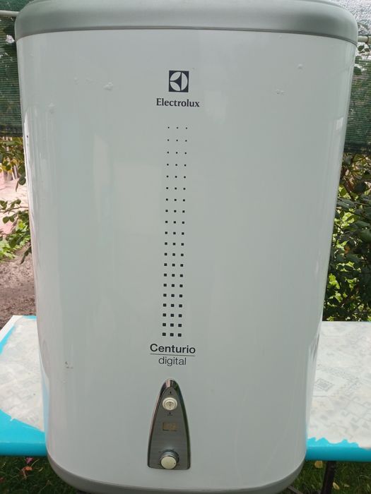 Бойлер 80л. Electrolux.
