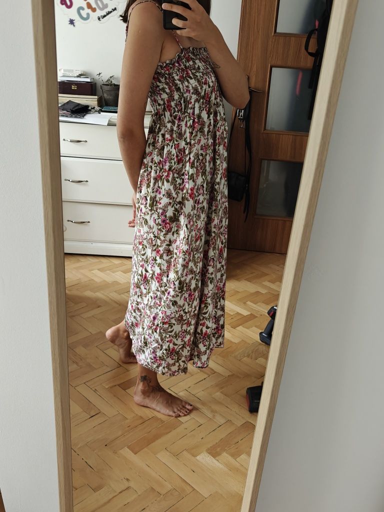 Letnia długa sukienka w kwiaty