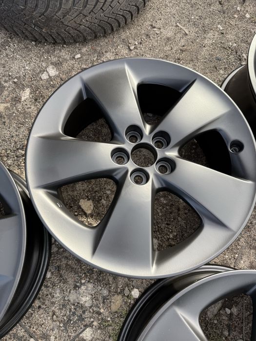 Felgi aluminiowe 5x100 17x7j et50 Toyota Avensis Prius