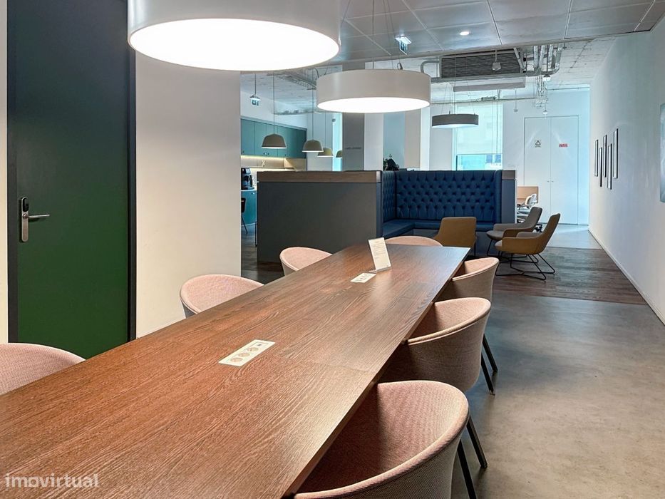Escritório com espaço para 10 pessoas em Braga, Avenida da Liberdade
