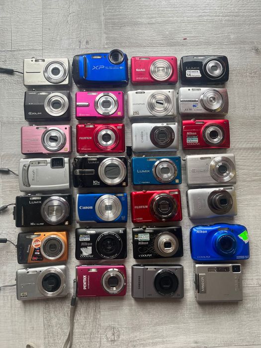 Zestaw aparatów cyfrowych 28 sztuk stan nieznany
