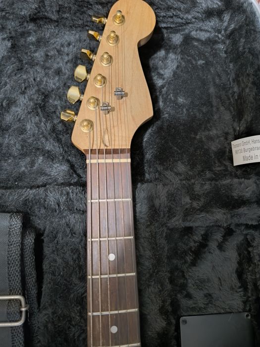 Guitarra ST c/ captação ativa EMG