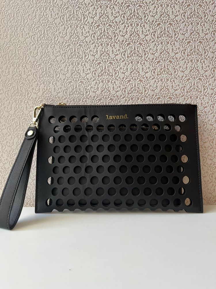 Clutch da marca ‘Lavand.’