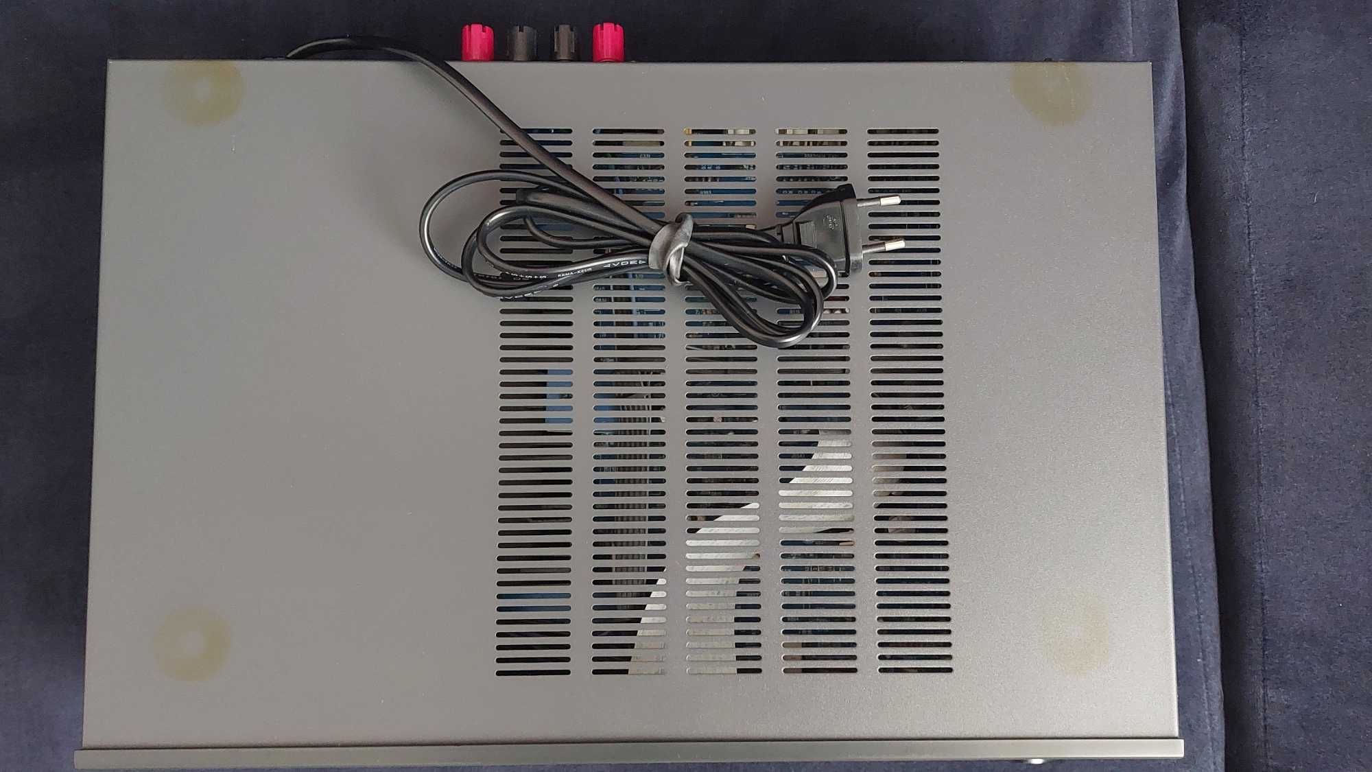 Amplituner NAD C 730