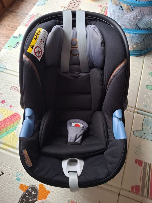 Fotelik Cybex Gold z adapterami