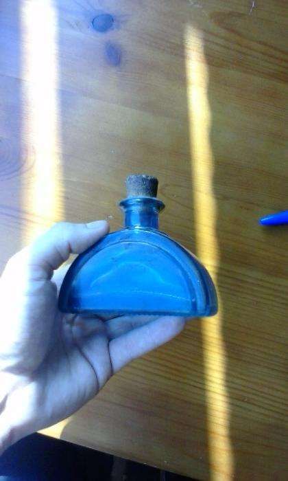 Frasco Azul de Perfume Vintage