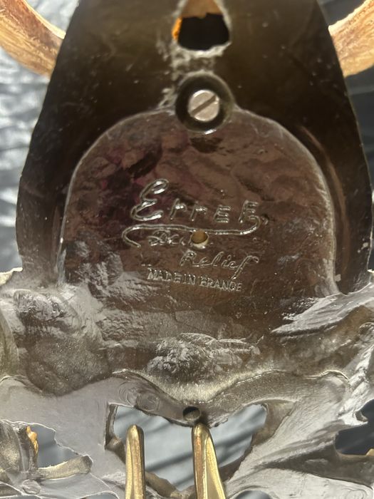 Zawieszka ścienna – łoś wśród liści dębu –  haczyk w stylu myśliwskim