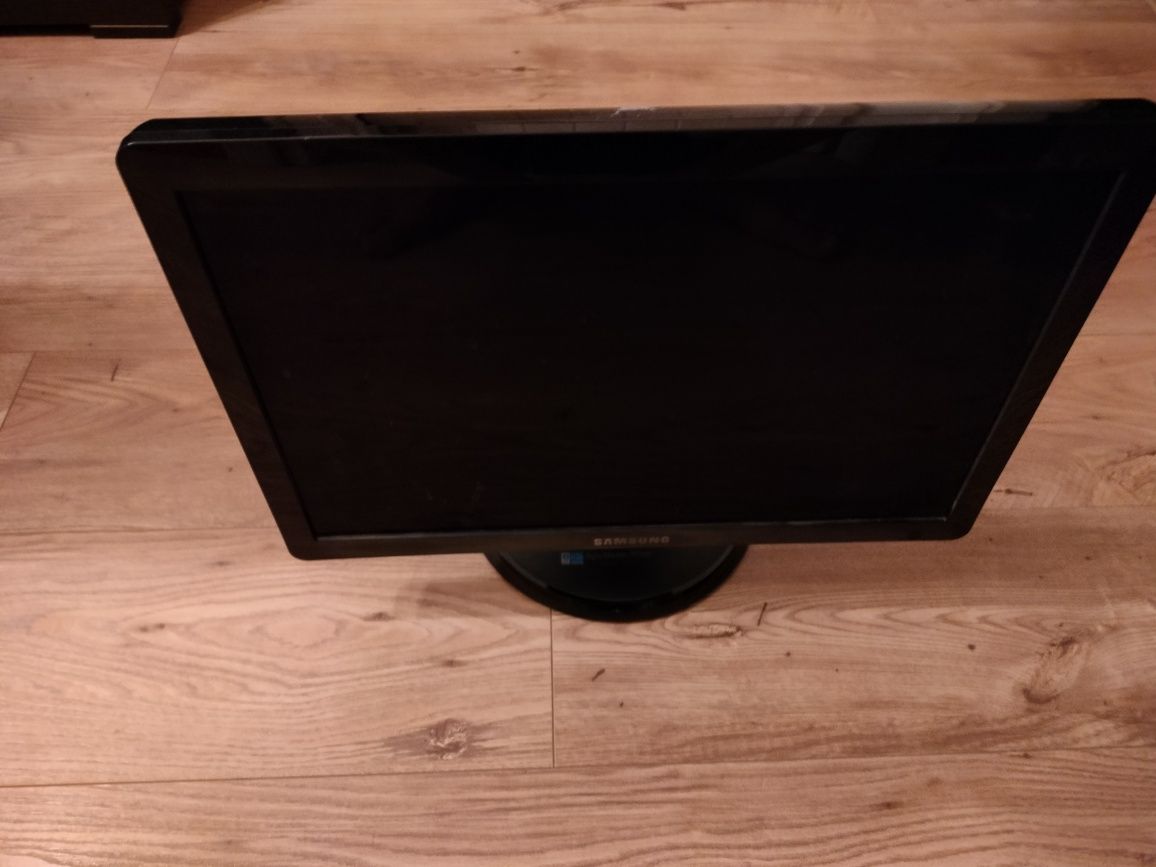 Monitor z zasilaczem regulowany