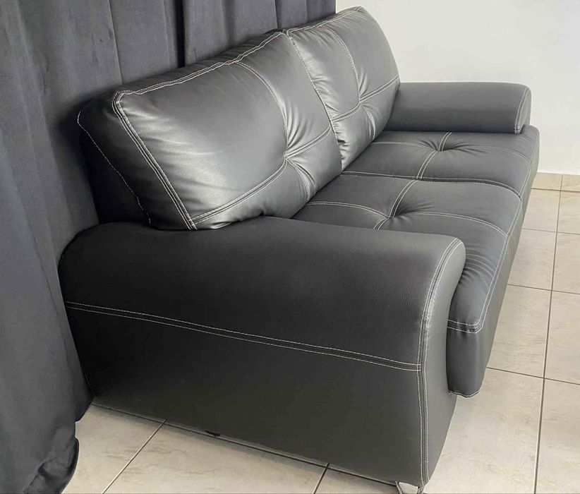 Kanapa z ekoskóry - bardzo wygodna