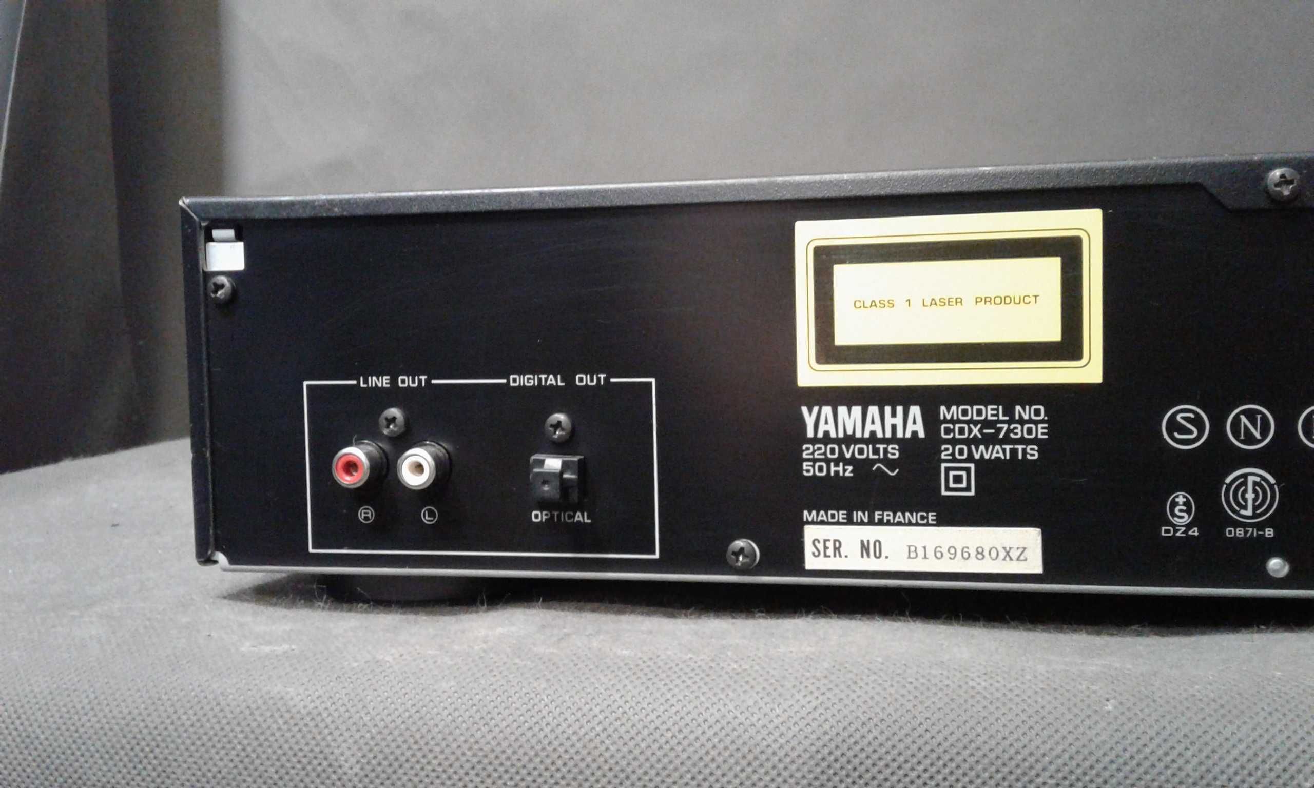 YAMAHA CDX- 730E,pilot,  odtwarzacz cd