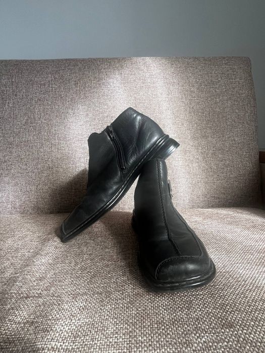 Черевички жіночі.