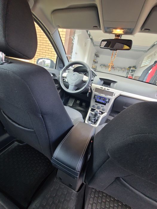 Opel Astra h sedan 1.6