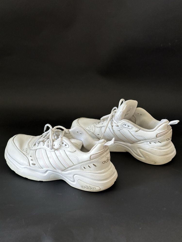 Кросівки Adidas Strutter