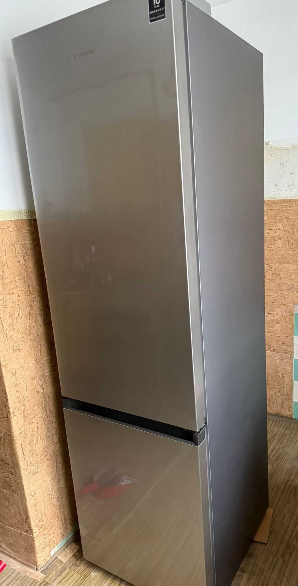 Lodówka Samsung.
