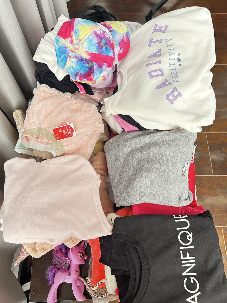 Lote com 45 peças de roupas infantis usadas de 11 a 12 anos