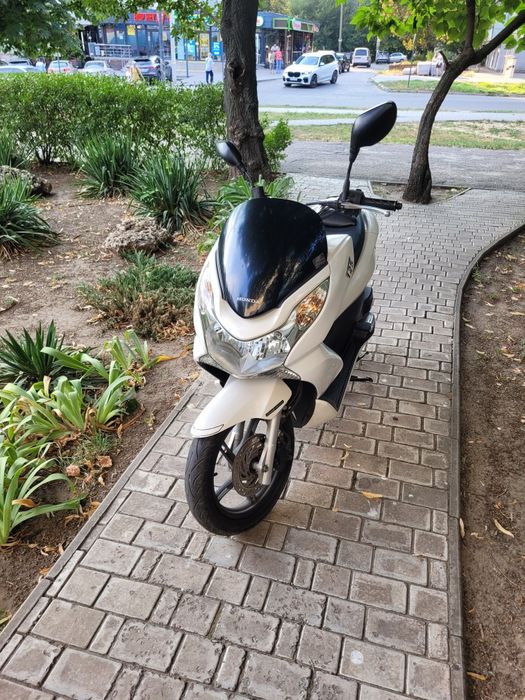 Продам скутер Honda pcx 125