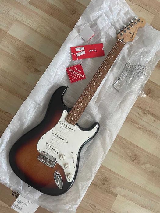 Гитара Gibson Les Paul Studio, Fender Strat USA FENDER CN-60S NAT Cort
