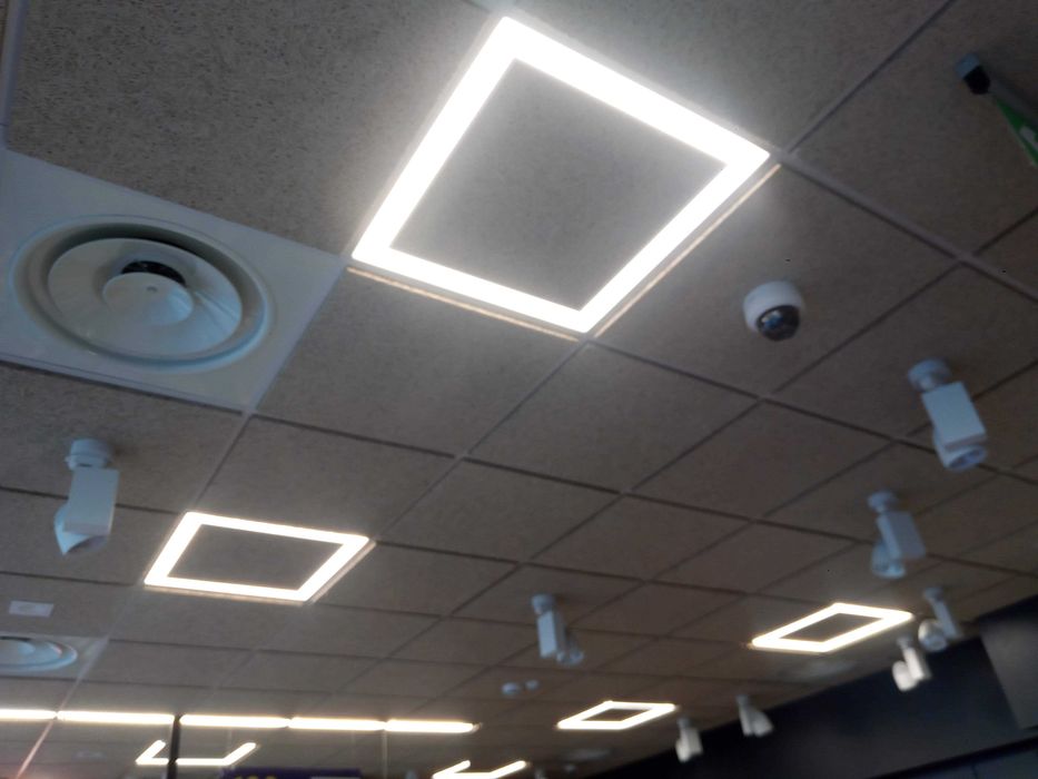 Sufit podwieszany kasetonowy modułowy Heradesign wióry drzewny Hera