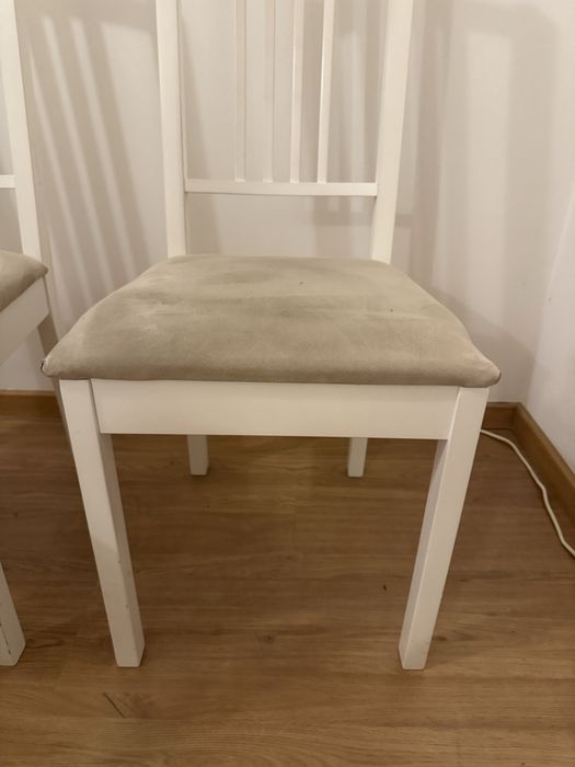 Vendo conjunto de 4 cadeiras para mesa de jantar