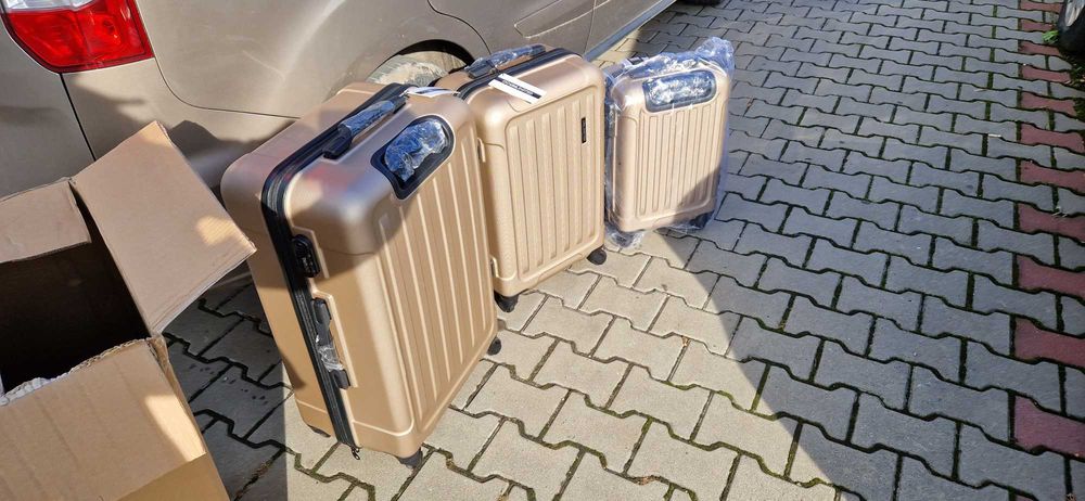 walizka unlimited nowa nieużywana, kolor champagne średnia