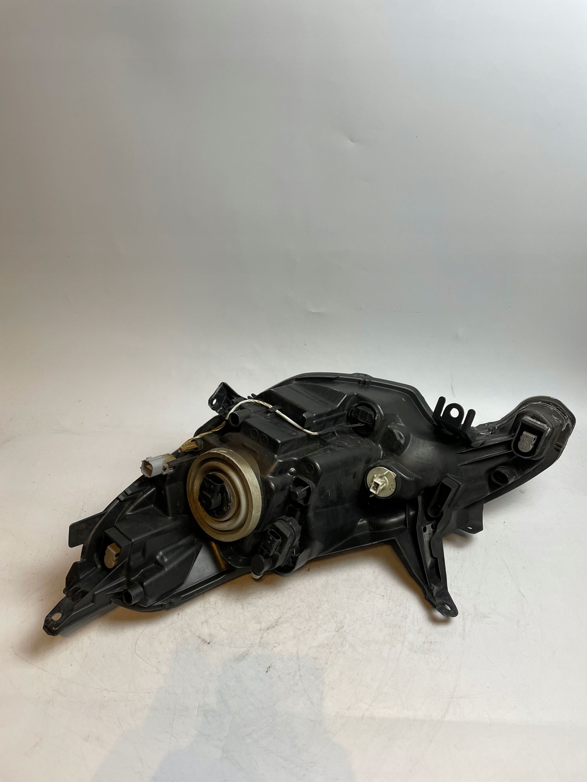 Lampa przód przednia prawa PEUGEOT 108