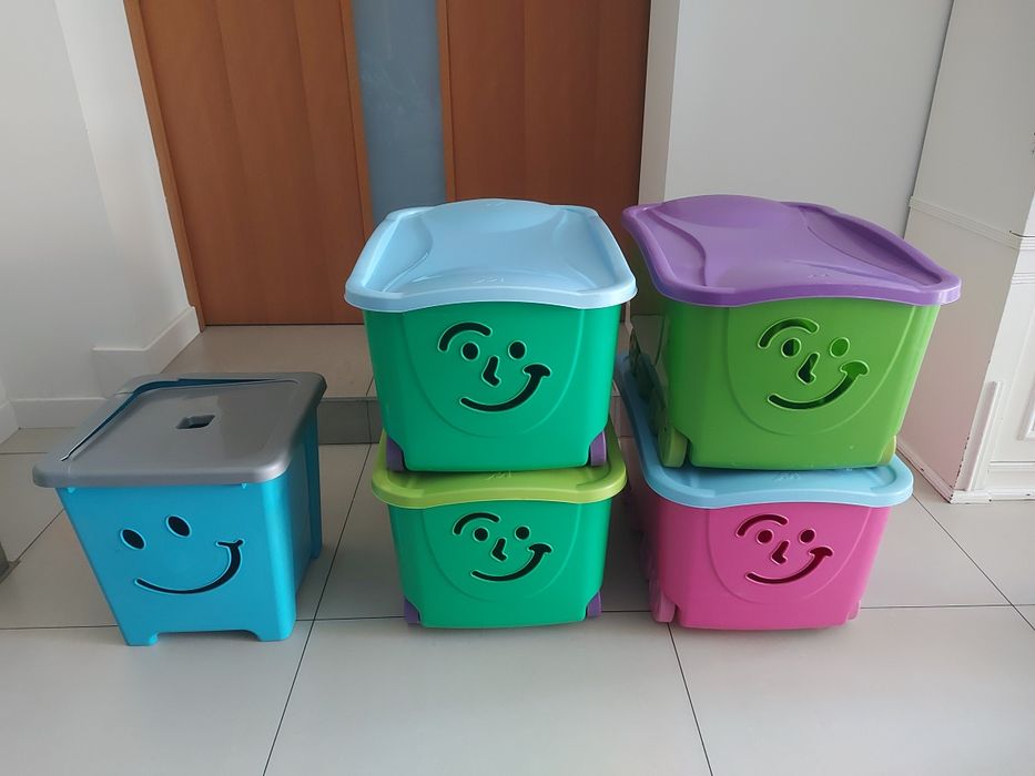 Zestaw pojemników na zabawki