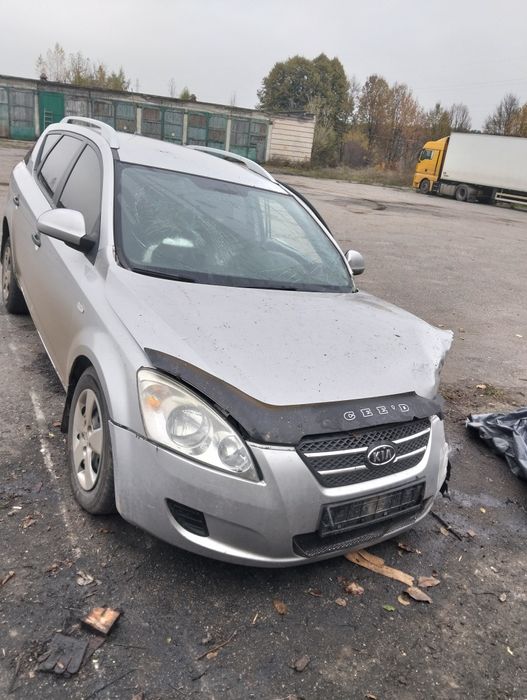 Продам кіа сід 09 р.після дтп з документами