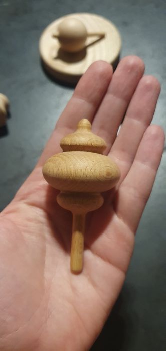 Дзиґи дерев'яні, набір з підставкою