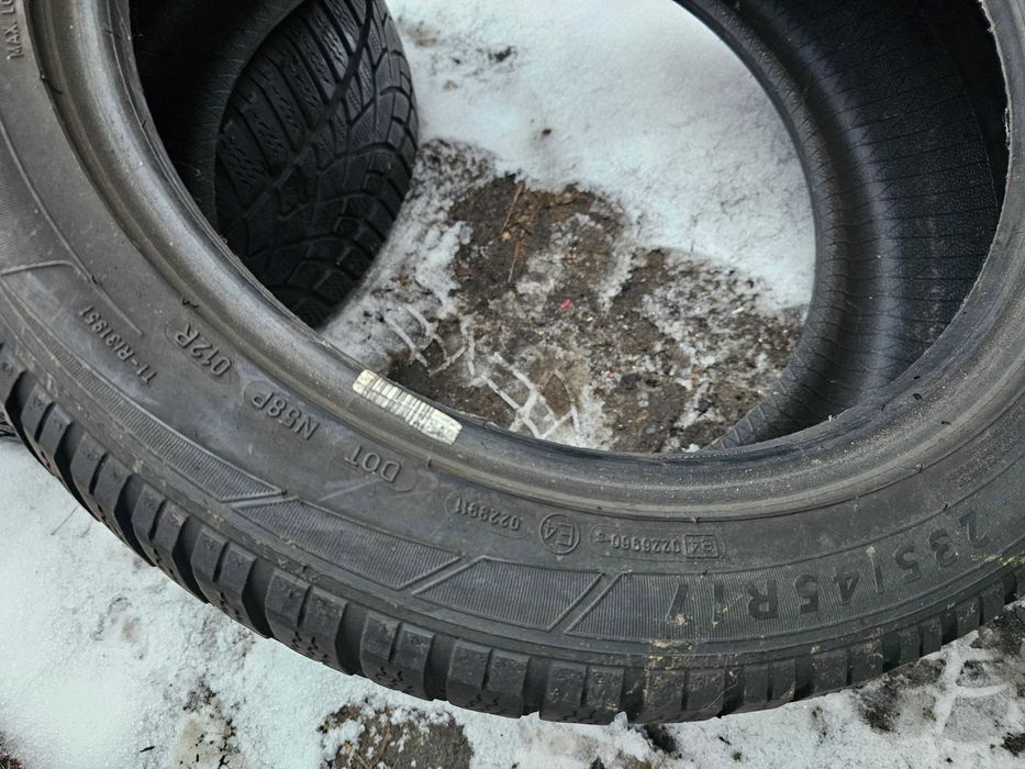 Dunlop SpWinter Sport 3D zimowe 17cali 235/45/17 2sztuki 8mm