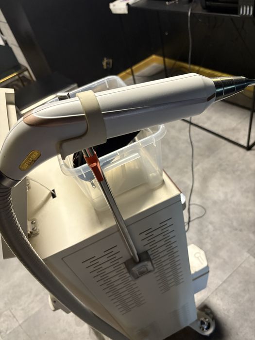 Laser glovcon Q-switch