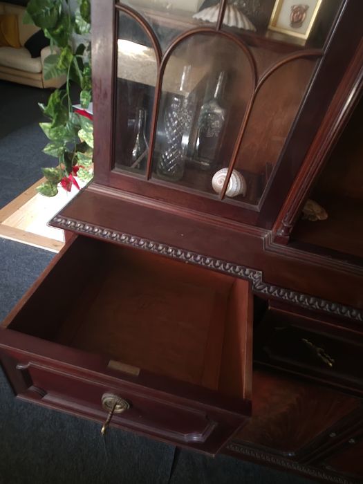 Móvel grande e robusto