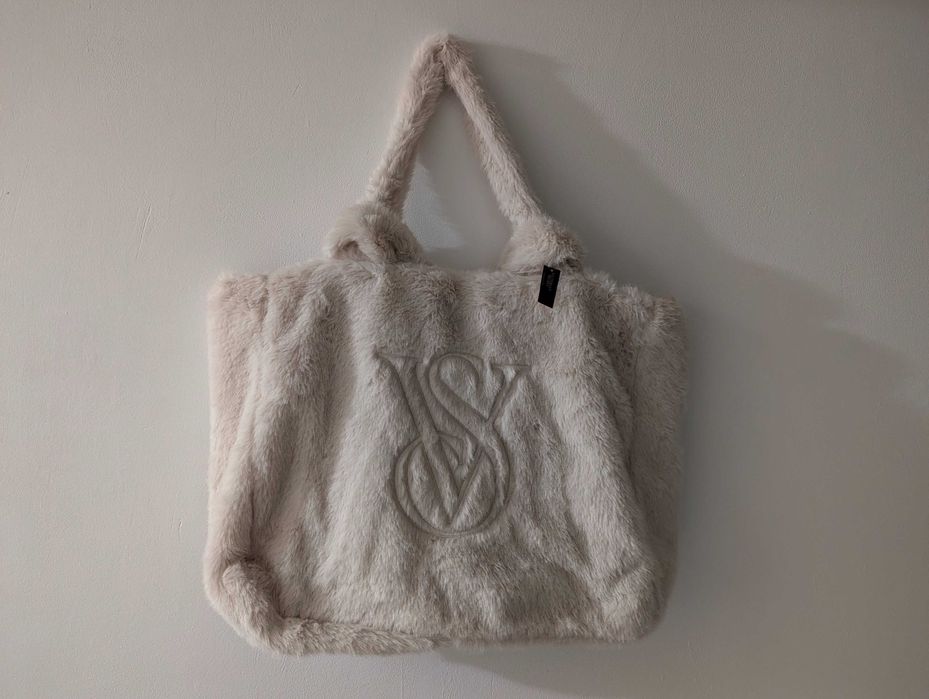 Сумка зі штучного хутра Tote bag Viktoria`s Secret
