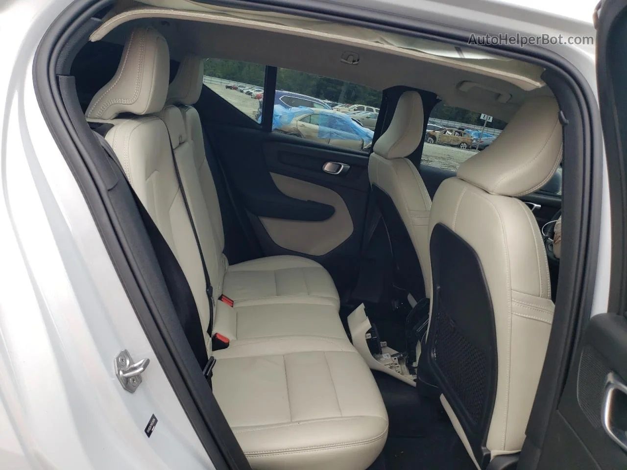 Продам автомобиль Volvo xc40