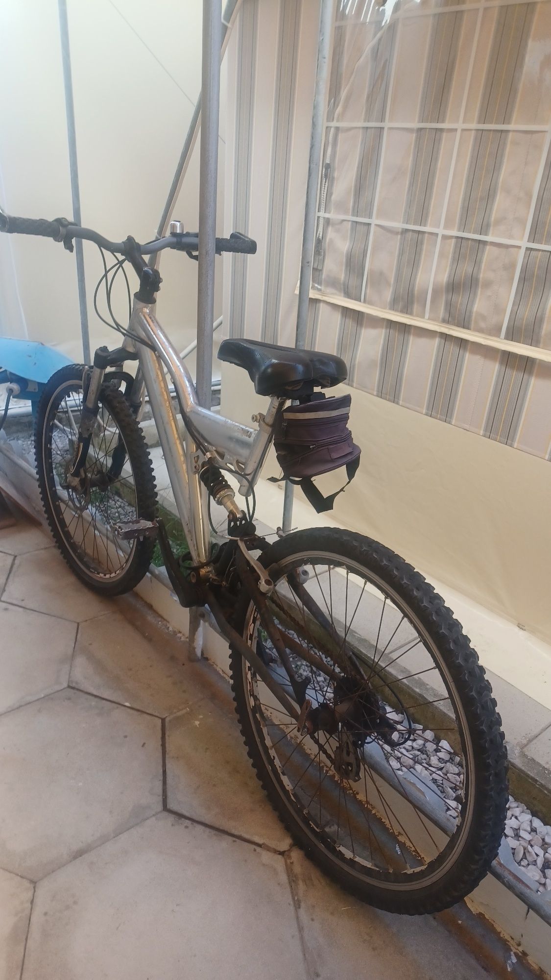 Bicicleta  BTT alumínio