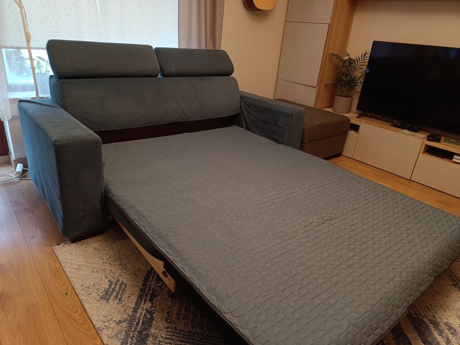 Sofa rozkładana plus skrzynia pufa