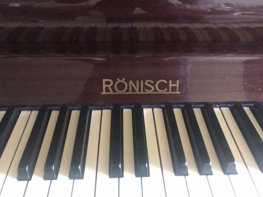 Пианино Romish . Германия .