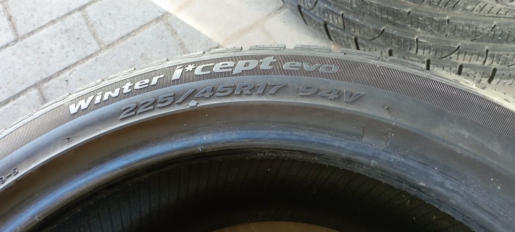 Opona 225/45/17 Hankook Winter I*CEPT EVO Zima