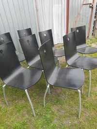 Krzesła czarne drewniane